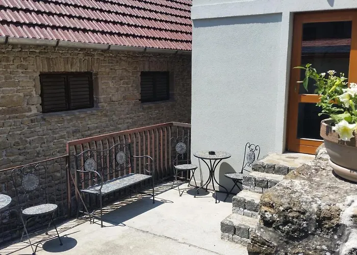 Csoepi Panzio Bed & Breakfast 3*